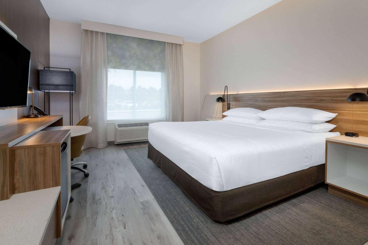 Hotel Wyndham Garden Airport - Free Airport Shuttle