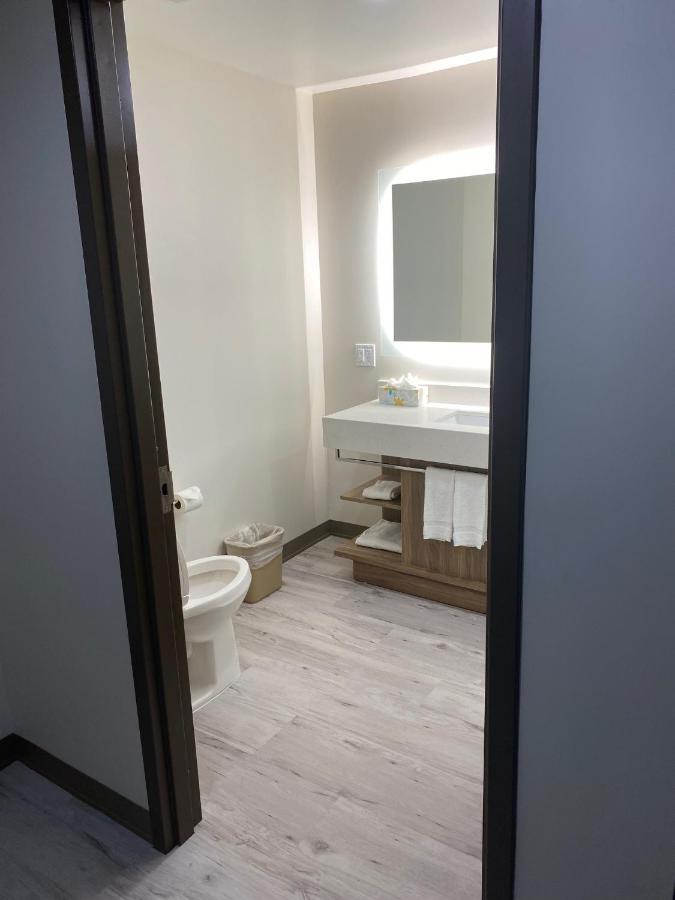 Wyndham Garden Airport - Free Airport Shuttle Orlando